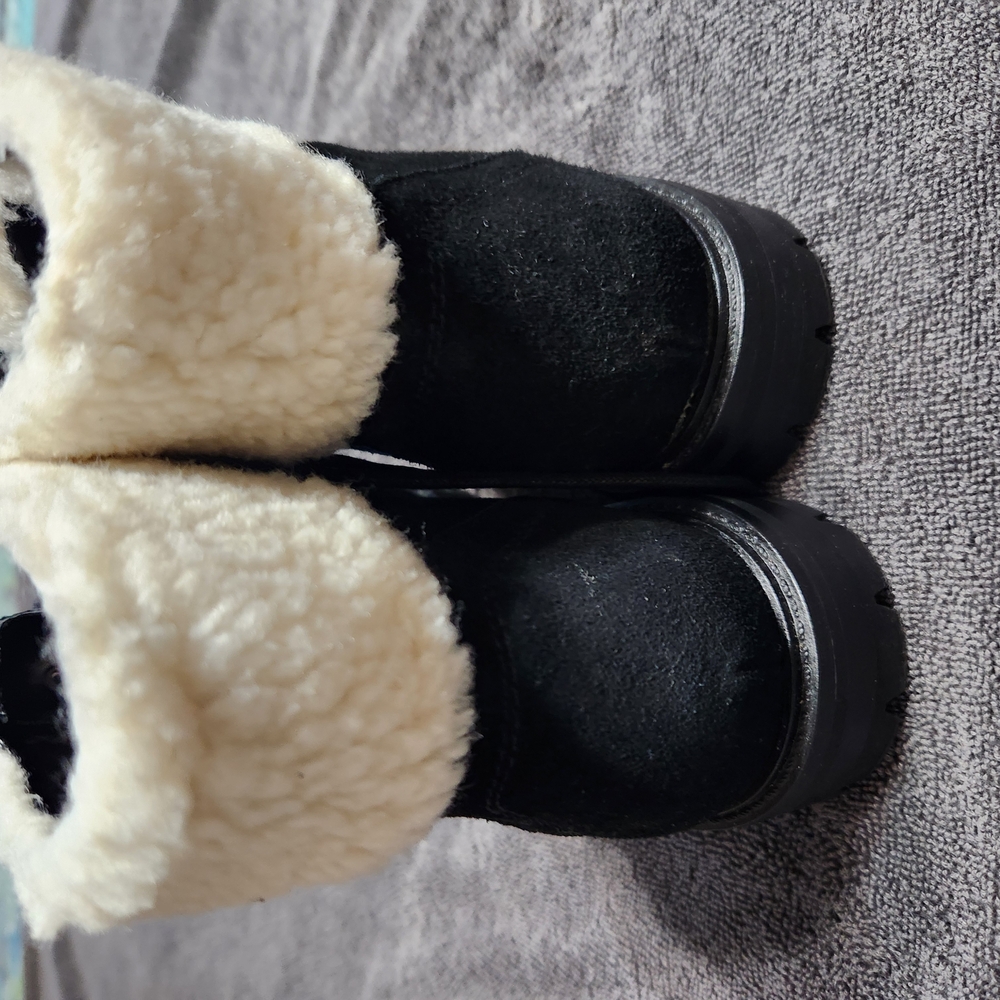 Marc Fisher Black and Cream Winter Boots with Cozy Lining - Picture 4 of 8